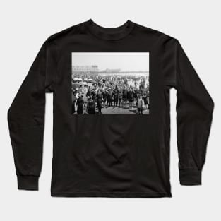 Atlantic City Beach, 1910. Vintage Photo Long Sleeve T-Shirt